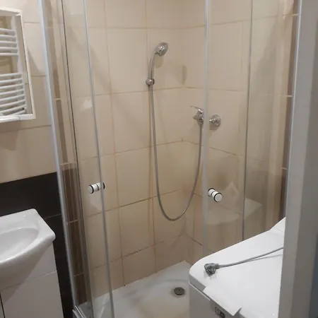 아파트 Apartman Sturova